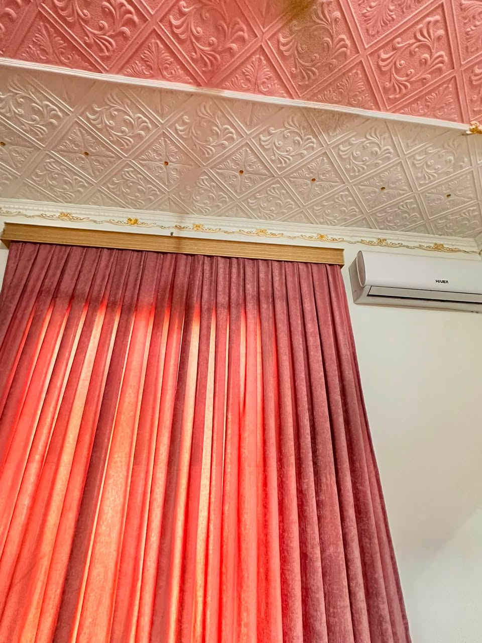 � للبيع بيت ركن زراعي – مساحة 200 م²
بيت ركن زراعي بمساحة 200 متر مربع، مناسب للسكن، وبناء درجة أولى.

مواصفات البيت:  ملاحضه البيت يباع مع الاثاث

* غرفتا نوم، مساحة كل غرفة 4 × 5 متر.
* صالة واسعة بمساحة 8 × 4 متر.
* براني (استقبال) بمساحة 4 × 6 متر.
* مطبخ.
* صحيات (حمام) داخلية.
* صحيات (حمام) خارجية.
* كراج خارجي للسيارة.

📍 العنوان:
قرب مدرسة أحمد الوائلي – بستان الصكبان

***********. رجا رحا بدون مواعيد كاذبه الشراي خل يخابرني ويجي ويشوف بدون مواعيد الله يخليكم
