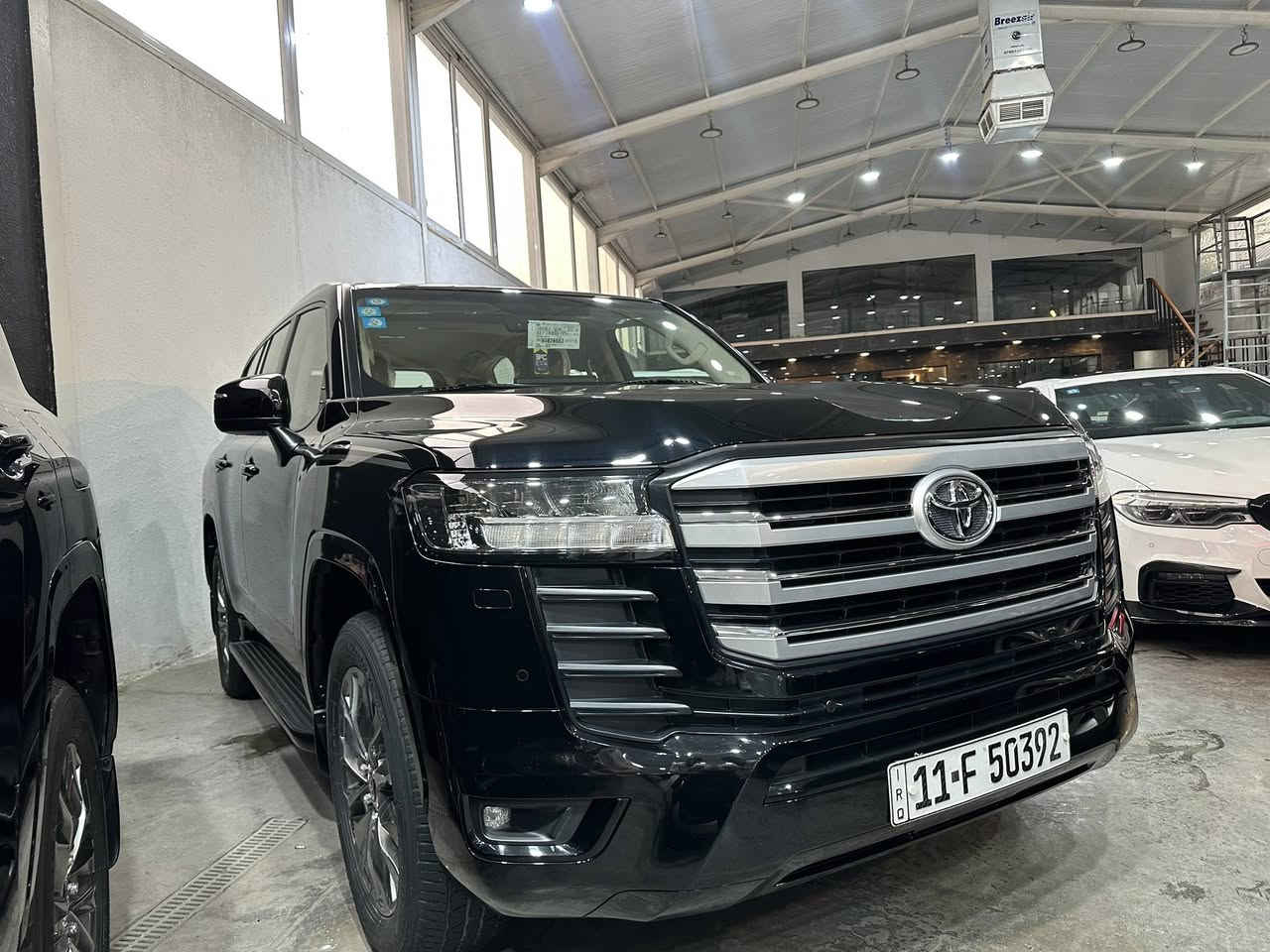 Land cruiser 2022 SAS 🎌gxr 
لاندكروز 2022 ساس 🎌gxr 
كفالة عامة ✅
ضمان شركة تيوتا العراق ✅ساس 
عداد المسافة 19000k/m 

📍بغداد شركة ابو ظبي چكوك قرب بوابة الكاظمية 

0771 811 1145

0781 844 4044 📞
