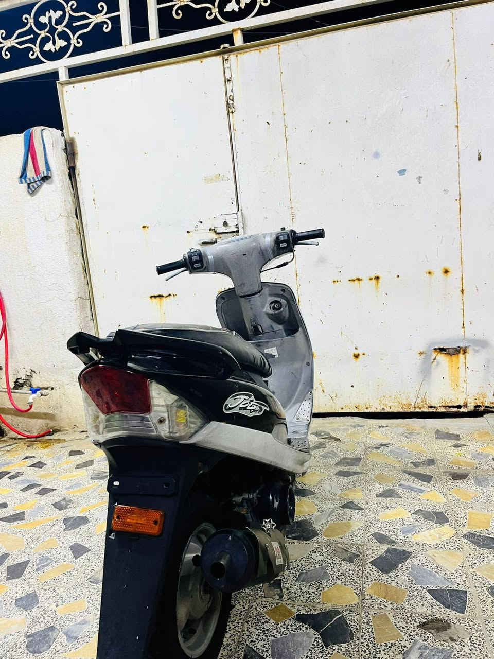 ماكس منغولي مفتوحه دراجه نضيفه كلش شلعه حلو بيه كلجات رياضي سعر 500 وبي مجال ***********
