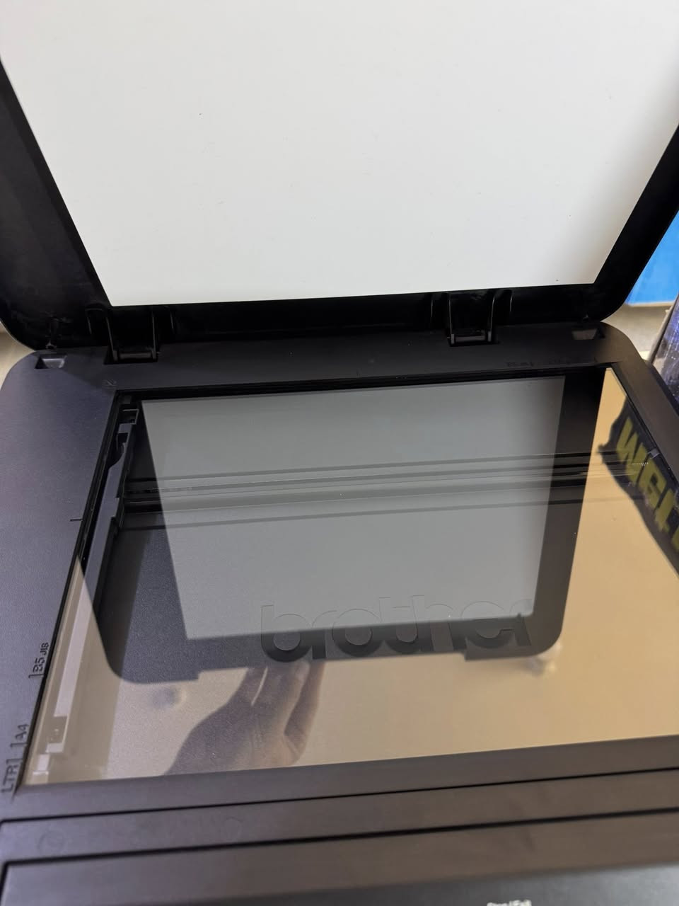السلام عليكم طابعة برذر T520 الطابعه جديده على الفحص والضمان  واي فاي تنربط على الجهاز  وشاشه رايدها 150 مكاني حله ***********
