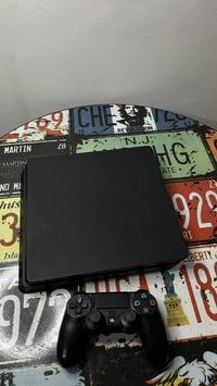 بلايستيشن 4 سليم • ٤ أقراص • كامل ملحقاته