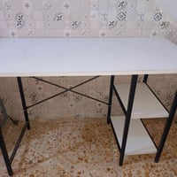ميز • ميز للبيع • طاولة • ميز نظيف • طاولة للبيع • ميز منزل