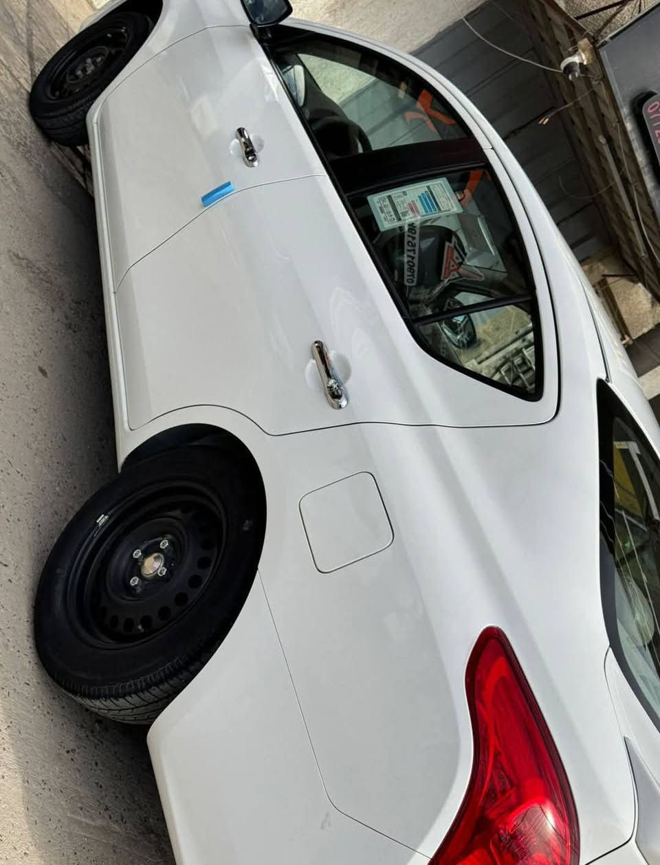 السلام عليكم 
نيسان سني هندي ٢٠٢٥
السياره خير من الله بيها بس هاي الطخه موضحه بالصور ماشيه ٣١
مكاني بغداد الاعضميه
هذه رقمي
‏‪***********‬‏
اريدها ب١٢٢ ورقه وبيها مجال
