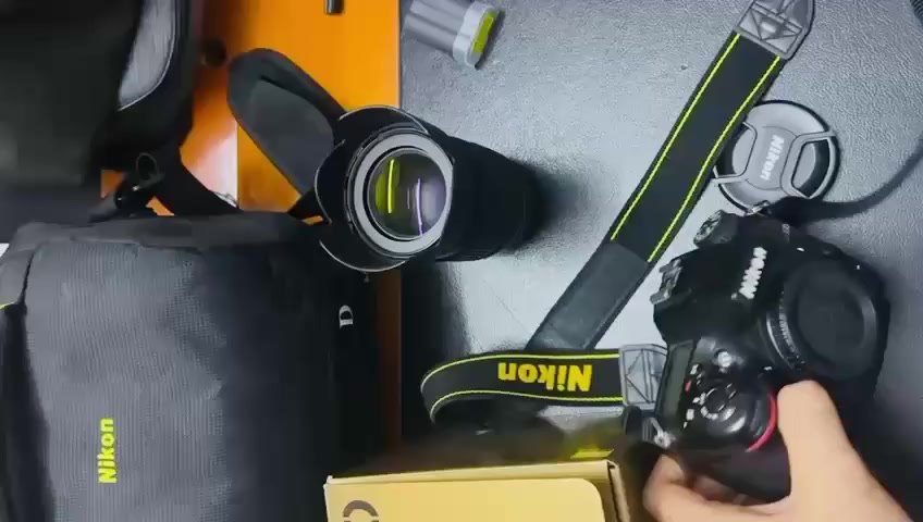 السلام عليكم ورحمه 
كامره نيكون 7100مع عدسة للبيع موصفات الكامرة • حجم الشاشة: 3.2 

 • الدقة: 1.2 مليون نقطة

 • الشاشة غير لمسالدقة: 24.1 ميغابكسل⚡ سرعة التصوير

 • سرعة التصوير المتتالي: 6 صور في الثانية

 • سرعة الغالق تصل إلى 1/8000 ثانية

هذا يسمح لك بتصوير:

 • الحركة السريعة السعر 480الف وبيه مجال للتوصل ***********
