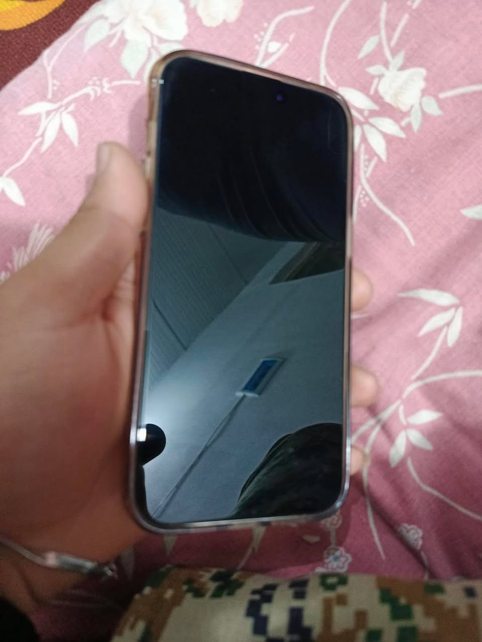 سلام عليكم لبيع 15برو ماكس جهاز نضيف كلش كرتونه وكيبل موجودات تفاصيل بل صور مكاني بعقوبه***********
