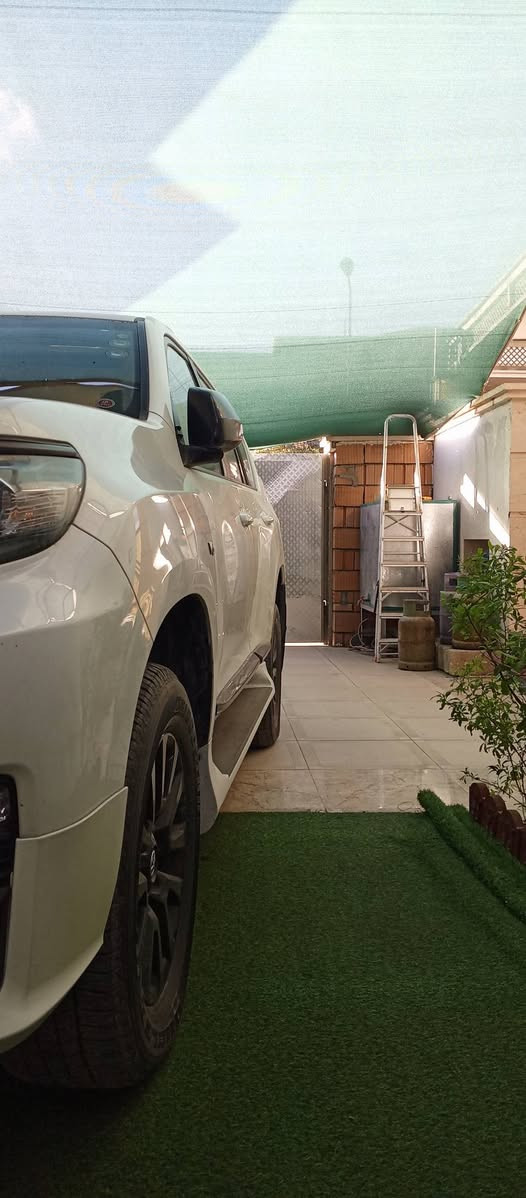 برادو ٢٠٢٣ طراز TXS خليجي جديدة وبحالة الوكالة 
١- ماشية ٢٧ الف فقط لا غير استخدام شخصي وقليل جدا جدا نادرا ما تطلع 
٢- لون صدفي ٦ سلندر مكينة ٤٠٠٠ 
٣- ويل اسود -  كشنات جلد بالنايلون 
٤- مقاعد امامية كهرباء والصف الثالث ما مفتوح ٧ راكب
٥-  ٣ قطع تبريد مركزي مناخين امامي وخلفي  وتحكم خلفي بالتبريد 
 ٦- فتحة وشاشة وكامرا بلاد 
٧- دوسات وشنايزرات بلاد 
٨- بصمة تشغيل وابواب  
٩- سبير تعليك 
١٠- تحكم ستيرن وكروز سرعة 
١١- قفل وتشغيل حساس خلفي بلاد 
١٢- فور ويل ونظام نزول منحدرات ودفلوك 
١٣- ثلاجة وسطية 
١٤- راكات قمارة بلاد 
١٥- هوك خلفي بلاد
١٦- دبل تانكي
سيارة مكفولة من كلشي صبغ بارد شخوط تبديل رقم اربيل بأسمنا سنوية وارقام وهزة وبراد كله جديدة لحد شهر (٦) ٢٠٢٦ سيارة مكفولة ومقفولة وجديدة للاخير ديالى بعقوبة والسعر ٤٩٥ للاستفسار ***********/ ***********
