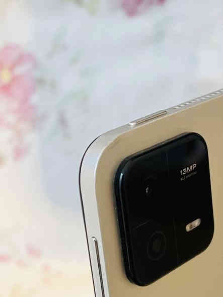 السلام عليكم
شاومي باد 6
ذاكرة 256
Ram 8
بطاريه 8840 ملي امبير
144Hz
السعر 250 
وبيه مجال بسيط
***********
