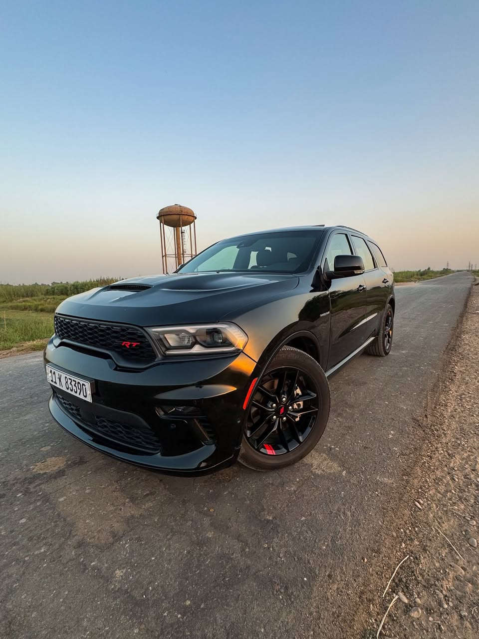 دودج دورانگو فول مواصفات RT مديل2024
١-ثمانية سلندر هيمي 5.7

٢-تدفئة تبريد كراسي

٣-تدفئة ستيرن

٤-كراسي جلد 

٥-فتحة سقف

٦-رادار امامي رادارت خلفية نقاط عمياء

٧-حساسات امامية خلفية

٨-تبريد امامي خلفي منفصل

حادثها جاملغ وبنيد جاملغ اصلي نفس لون

بيها صبغ فقط بنيد

سيارة مصلحة تصليح درجة اولى ايرباك راجع سستم كامل مو مقاومات  كلشي بيها

اصلي ماكو اي قطعة تجارية وعندي صور التصليح

سيارة ماشية 48 الف كيلو السعر 33500

 تلث شدات وخمسة وتلاثين ورقة

وبيها مجال 

***********
