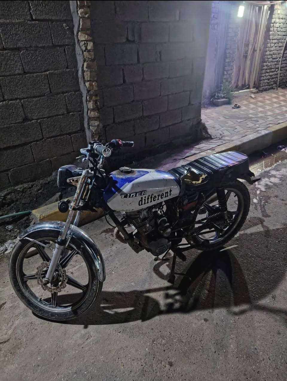 دراجه بارت وراق اصولي شوفتك عينك راسني خاص :مكان شطره شوملي شارع ام خالد ام دجاج


**إذا كنت صاحب هذا الإعلان وتريد حذفه لأي سبب، رجاءا أرسل رسالة إلى الدعم الفني**