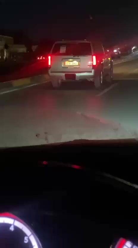 موديل 2008
خطها من كراج نهضه اربيل .من اربيل بدون خط
رقم اربيل سياره بسمنه سنويه تحويل وكاله حاضر 
مصفر هيئه وغرامات كلشي
صدر امامي خلفي تخم تاير جديد
مكينه بيها دخان قوي كاسره بستم ابيع على هذه وضع
بدون صبغ فقط بارد بيها  
تبريد ثلج تتفئه 
سعر قفل ب150 شراي يتصل واتساب ***********
