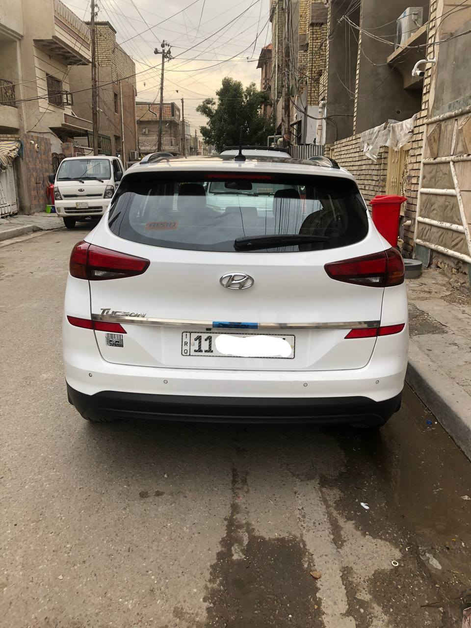 السلام عليكم
توسان 2020 خليجي 
فول مواصفات ١/١ 
كفالة عامة من الضربة والصبغ 
كير مكينة وضع الشركة 
ماشية 76  بنوراما بصمة 
خمس عدسات كشنات جلد بقلاوة 
كشنات كهرباء شاشة كبيرة  
دواخل صاج رقم السيارة انكليزي بغداد 
العنوان : بغداد / البلديات 
الرقم : ***********
السعر : 210$ 
ملاحظة : صبغ في جزء من الدعامية الخلفية اثر شخط بسيط
