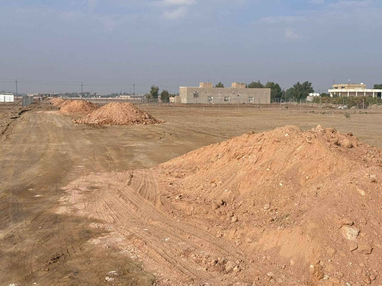 السلام عليكم 🌍
⭐يوجد دوانم ⭐️ طابو زراعي سند⭐ 25مداور 

مع كافة الخدمات
(ماء  +كهرباء  +تبليط مع اناره ليليه حديثه +ارصفه)
العنوان الديوانيه طريق السدير قرب السيطره .  على الشارع العام طريق الزوار
الاستفسار *********** واتساب
