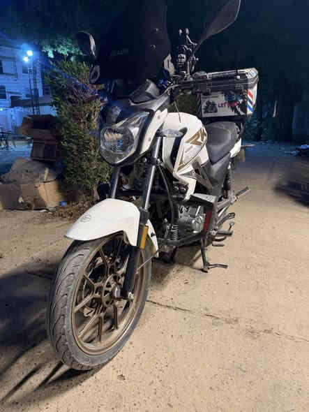 RK200
رقم أربيل 
دراجة نضيفة كلش ما بيها اي نقوصات دراجه كاملة
ماشيه 18الف
سعر 2300000 وبيها مجال
مكان الغزالية 
***********
