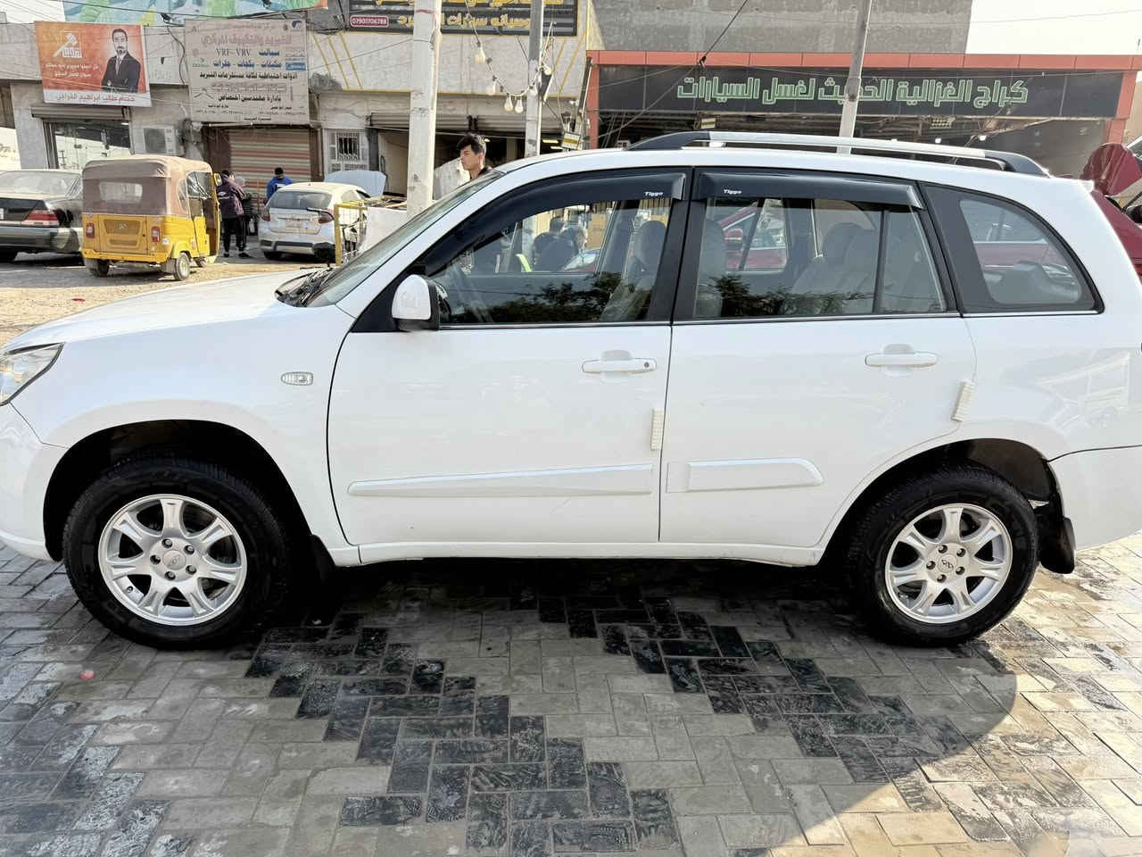 سيارة شيري تيكو موديل ٢٠١٤ محرك ٢٠٠٠ كير أوتوماتيك ميكانيكي المرغوب رقم دولي سليمانية مميز سيارة مكفولة من ناحية المحرك والكير والبدي بدون صبغ بدون ضربة بدون تبديل بدون خياس تكحيلات بسيطة جدا تبريد شغال تدفئة شغالة تخم تاير دوشمة ماشية (١٨٧ ألف كم حقيقي) تحويل أو وكالة مباشرة سيارة كاملة من جميع النواحي لاتحتاج أي مصرف السعر (٨٢$) وبيها مجال بسيط عنوان السيارة بغداد الغزالية رقم الموبايل (***********)
