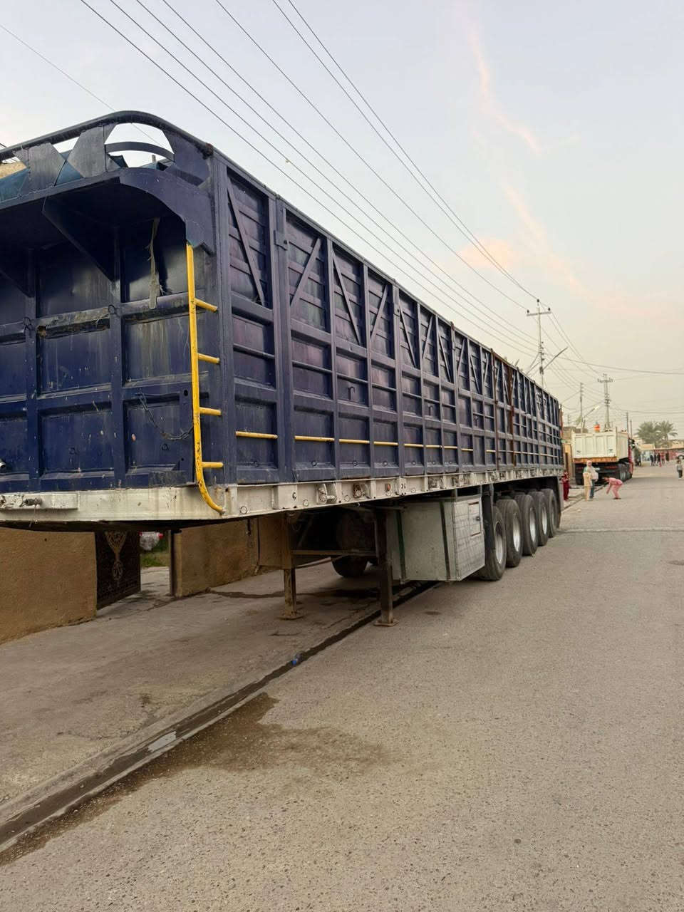 للبيع عربانه جديده خمس دناكير 14شاصي 16طول 360  وهاذه رقم ***********
