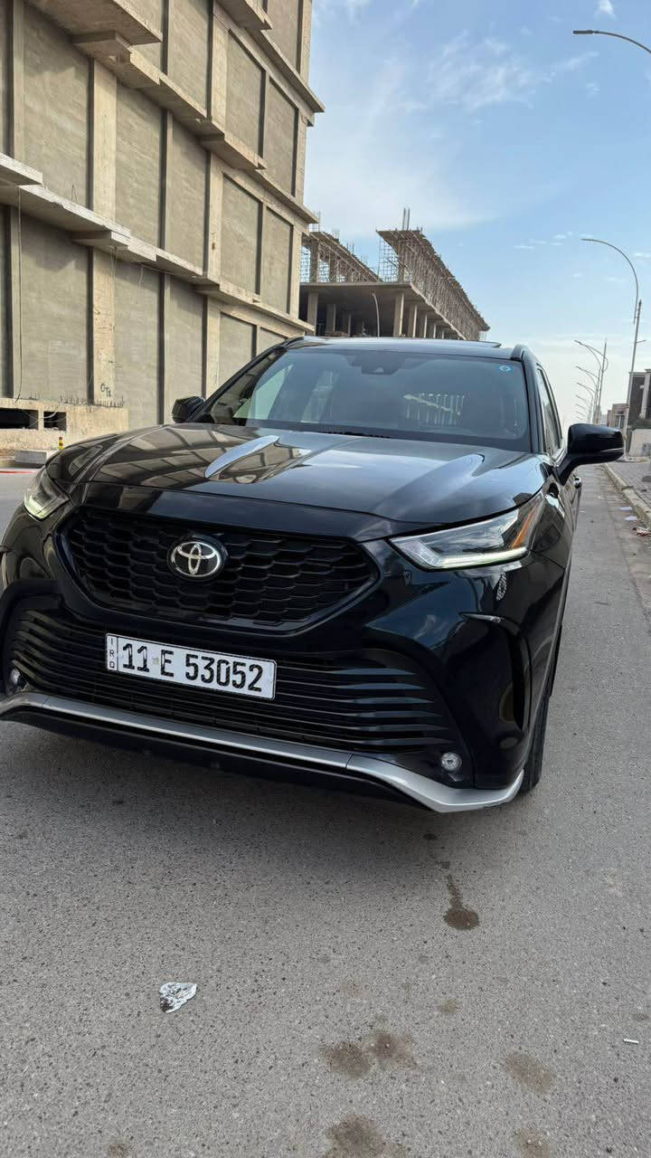 هايلاندر 2022 xse 
محرك 6 سلندر (3500)
فور ويل (AWD)
السياره فول مواصفات 
ردار امامي جانبي - فتحه - تشغيل عن بعد - جنطه كهرباء - جلد - كشنات هيتر - ويل 20 
وبعد بيه هواي مواصفات 

كلين تايتل بدون ضرر حته دعاميات كفاله 
صار بيه تعديل بارد قليل اثر طخه بالعراق بدون صبغ موضح بالصور. 
ماشيه 38 الف فقط 
السعر 330$$ 
العنوان الرمادي 
*********** الرمادي, الأنبار
