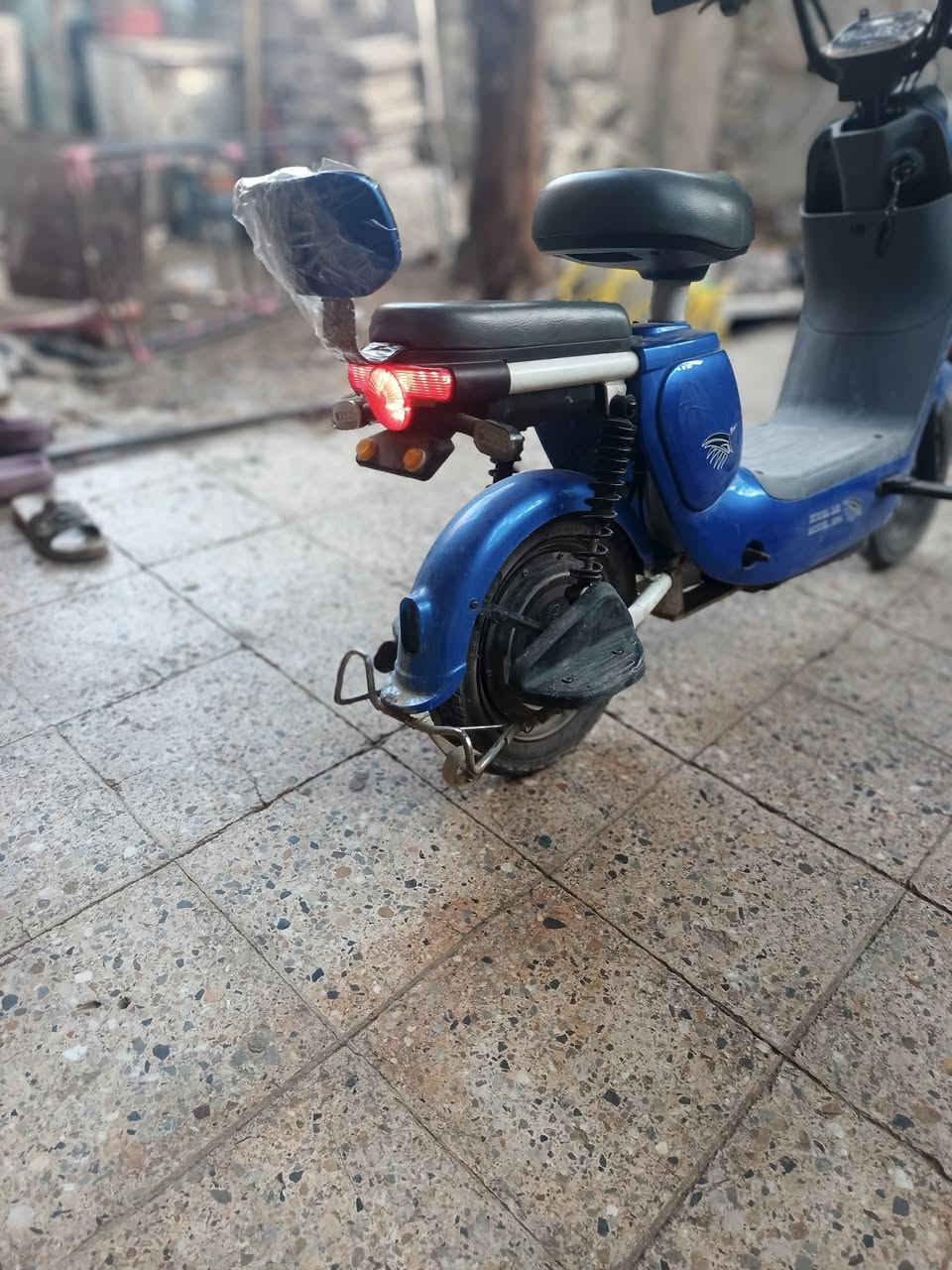 دراجه شحن لبيع ما بيهه شي السعر 250 راقم ***********
