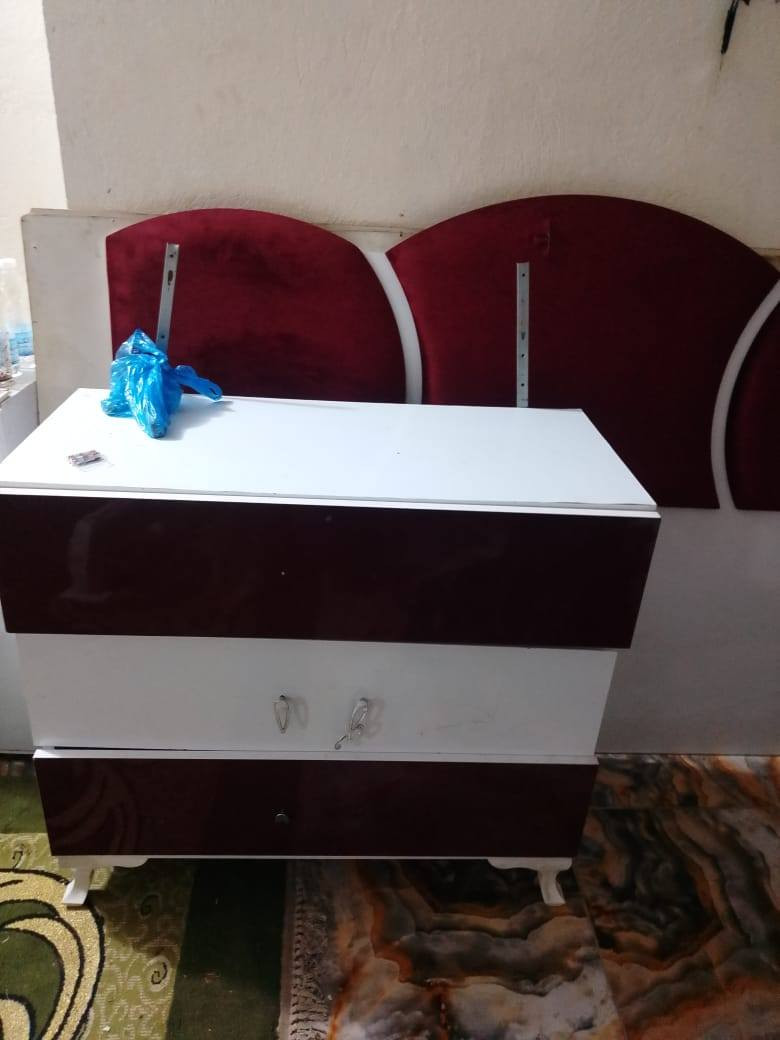 سلام عليكم غرفه اخشاب للبيع
 بسعر مناسب
. كامله 
 بغداد الراشديه ***********
اتصال عل هاذ رقم
