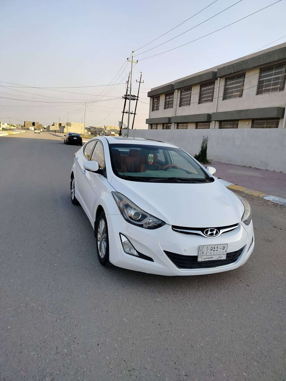 السلام عليكم 
النترا موديل 2016 فول مواصفات نوعها GLS فتحة سقف تبريد قطعتين كشنات جلد شاشة ويل كروم لايتات كاملة سكن وعالي كامرة خلفية حساسات امامي وخلفي تبريدها خير من الله محركها 2000 دوش السيارة بيها جامرلغ خلفي عكس السايق كير محرك مكفولات وين متريد افحص رقمها ديالى تحويل موجود سعرها 120 وبيها مجال مكانها ديالى العنبكية ناحية دار السلام ***********
