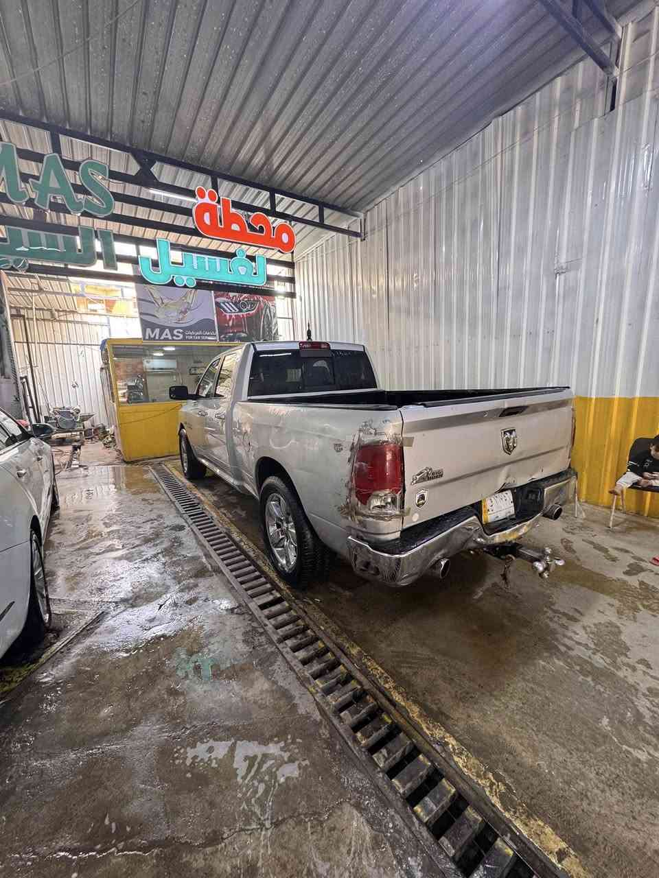 دوج رام كلاسك 2016
ماشي 91 الف رقم بغداد 

محور غاز 100 لتر سبير 

محرك وكير وتبريد خير من الله

170 وبيها مجال كل تفصيل بصور ***********
