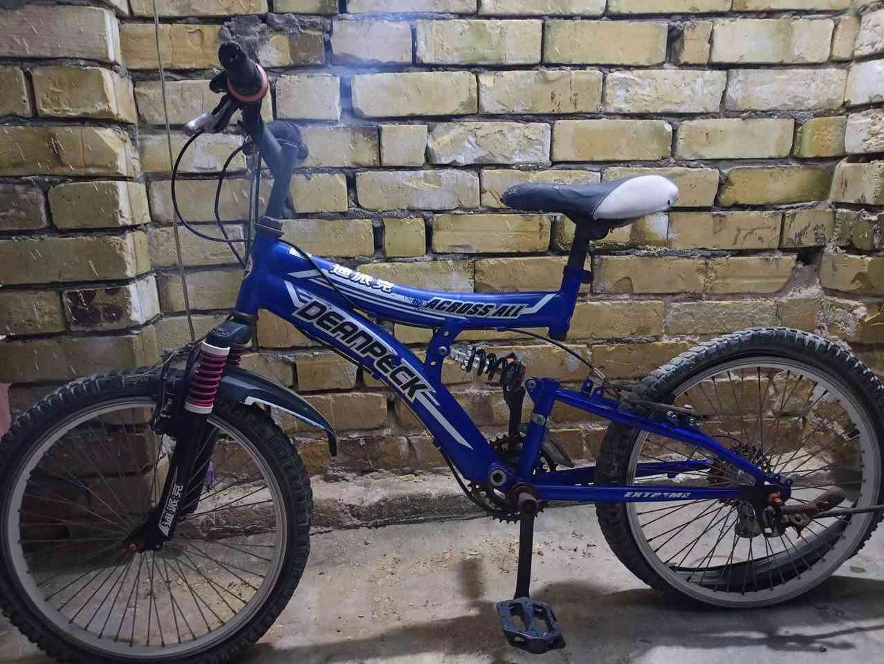 سلام عليكم ورحمة الله وبركاته 
بايسكل رياضي جبلي دبلين امامي ودبل خلفي خمس سرع (مثل ما موضح بل صور ) بريك امامي خلفي || النقوصات الي بي تايرين وزنجيل وجاملغات (الامامي يمشي حال ) ويحتاج غسل 
🔴معروض ب75 وبي مجال قليل او مراوس بشي نضيف 🔴
🔵المكان كربلاء شارع احمد الوائلي 🔵
تواصل خاص


**إذا كنت صاحب هذا الإعلان وتريد حذفه لأي سبب، رجاءا أرسل رسالة إلى الدعم الفني**