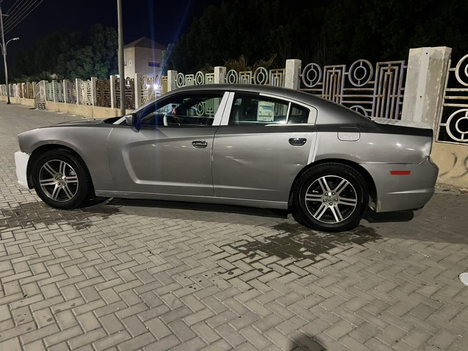 سلام وعليكم جارجر البيع مديل 13 وارد امريكي حدثها جاملق وبنيد السياره بيها حزام بدون تكم وقماره مكفوله كير محرك اكسل السعر 131 بيها مجال ***********
