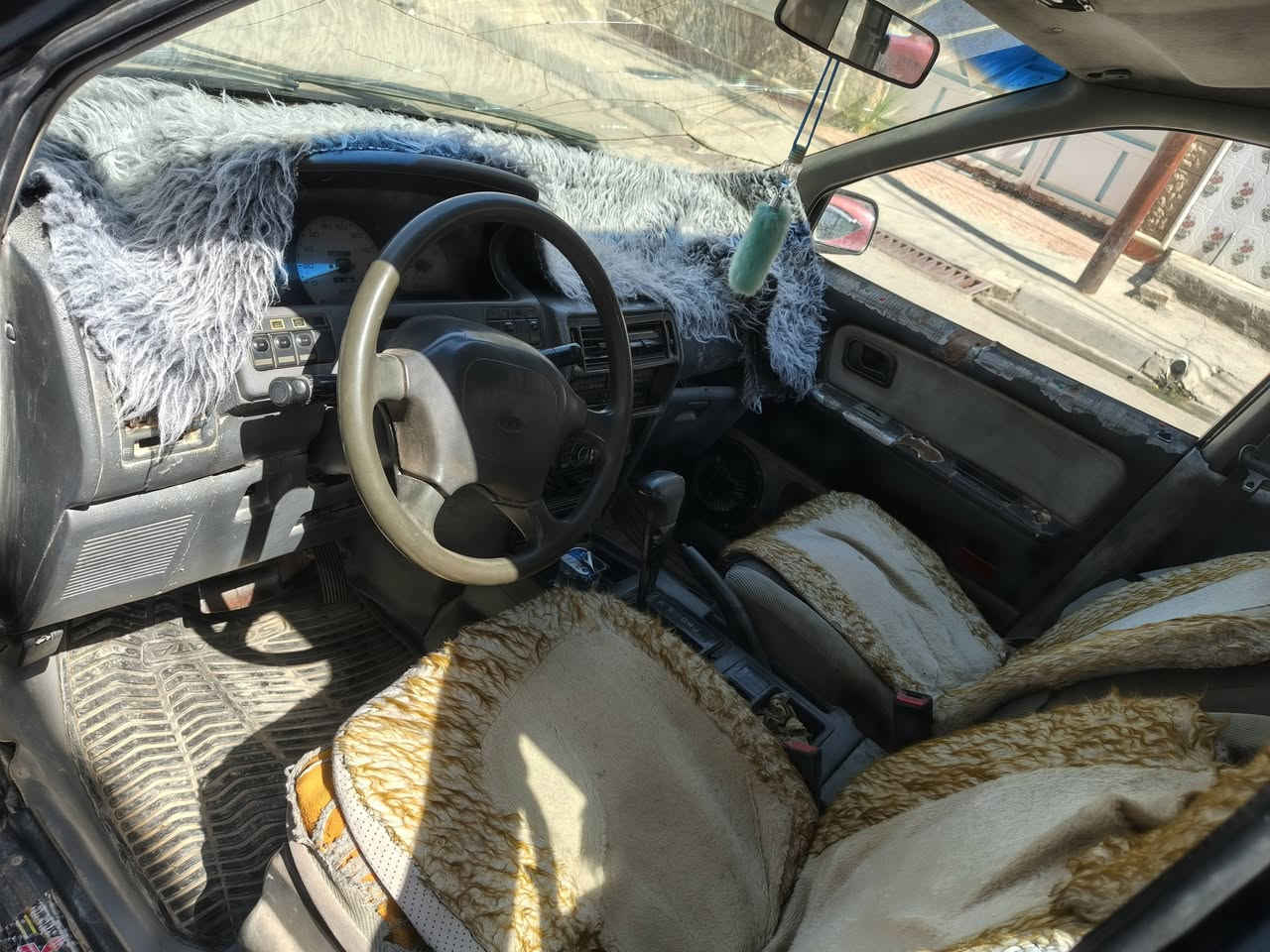 سيبوشي للبيع
رقم ديالى 
السعر المطلوب؛:20ورقةة
رقم الهاتف/***********
