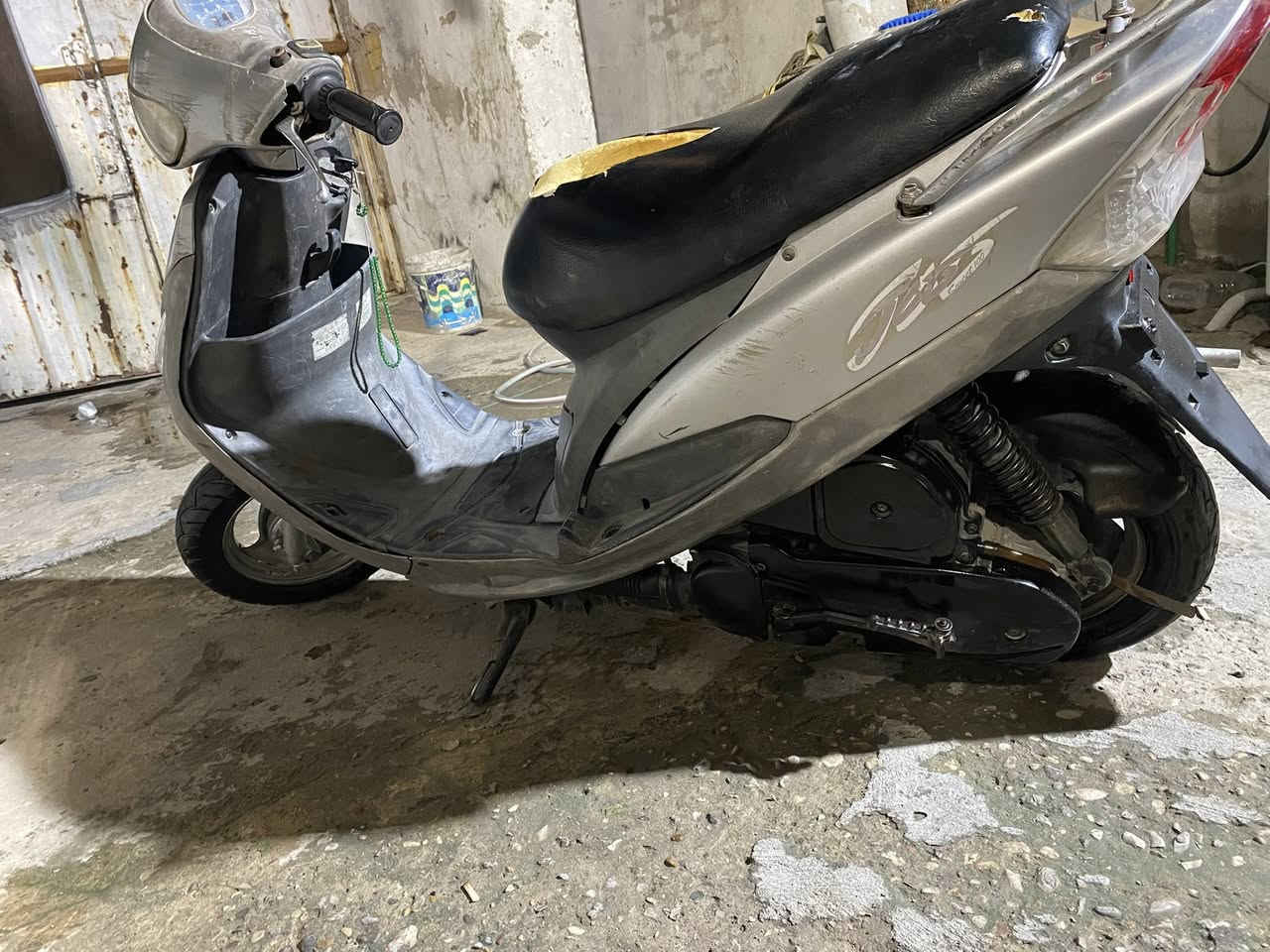 ماكس منغولي نص نكره سلف هندر كهربايات كلها شغاله قفل ستيرن جنطه مكينه ناعمه لا نضوح ولا تبخير مكاني بغداد سعرها  375 
***********

