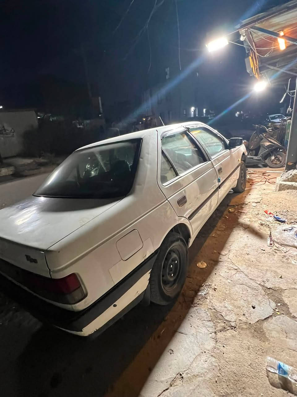 سلام عليكم من رخصة الادمن بيجو روا بغداد للبيع فقط ٢٠٠٩ بدون ظربه بدون صبغ ولا خياسات باسمي تحويل ثاني يوم كلش نضيفة سيارة جديده مابيه اي نقص كلشي بيه شغال تبريد ثلج ❄️ متصرف عليه الف 
سعره ٣٥ ورقه 
مكاني بغداد الحرية
***********
