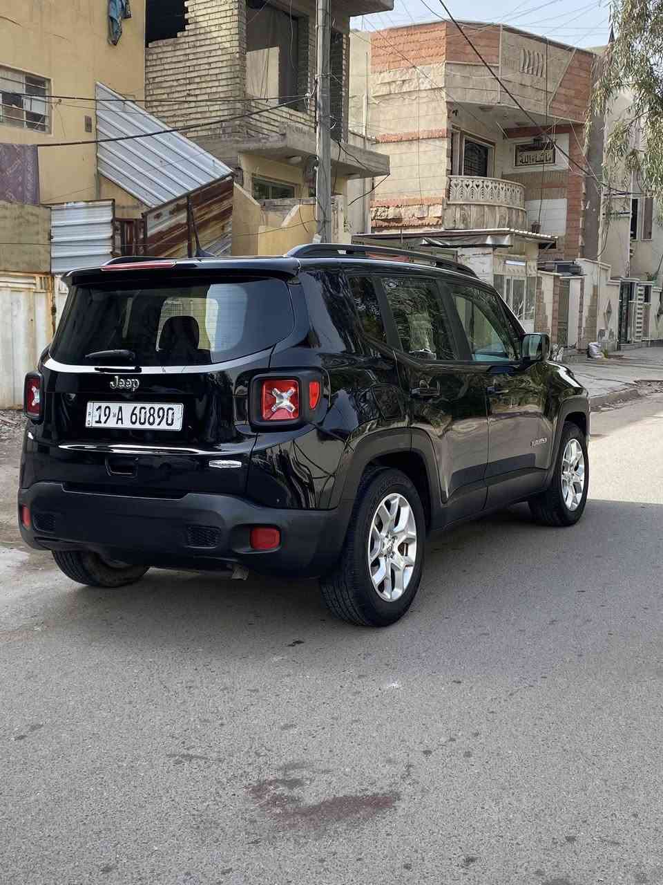 سلام عليكم
جيب    رنكل.   2018
رقم كربلاء   بسمي 
حادثهه ( مثل ما موضح بل صورة ) بدون دواخل 
بيهه 3 قطع صبغ جاملغين اماميات و بنيد فقط فقط
ماشية   65 كيلو 
سيارة جاهزة و مكفوله 
***********.  مكاني بغداد
