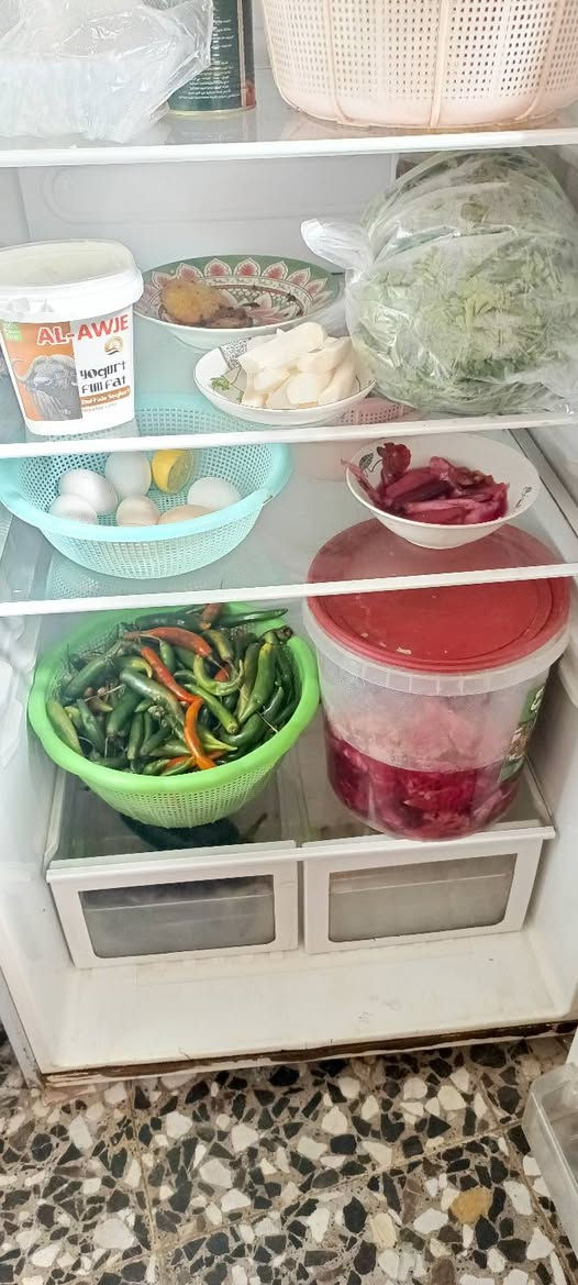 السلام عليكم ثلاجه مستعمله نضيفه شغاله تجميد مالها يخبل مكاني سبع البور***********سعره200وبيه مجا
