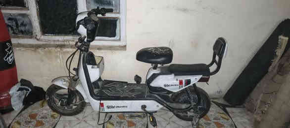مكلف بنشر/ بايسكل شحن كامل بس
بطارياته ضعاف السعر 300 وبي مجال 
للطيبين المكان الخميسيه رقم***********
