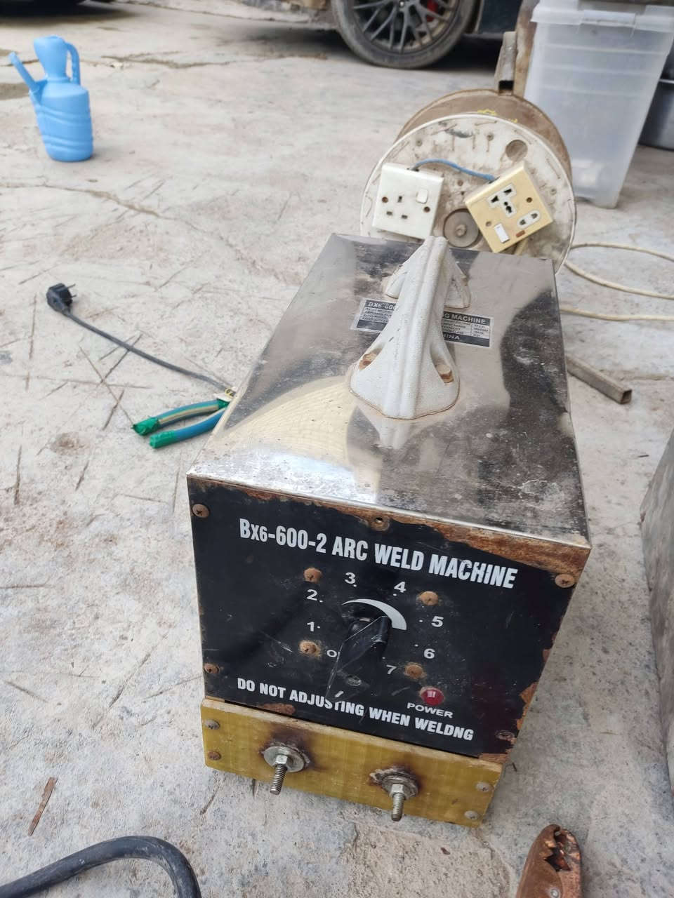 السلام عليكم مكاين لحيم للبيع العدد 3 السعر ب125 ألف التفاصيل داخل الفديو مكاني  بغداد قرب علوة الرشيد الدورة ***********.  ***********
