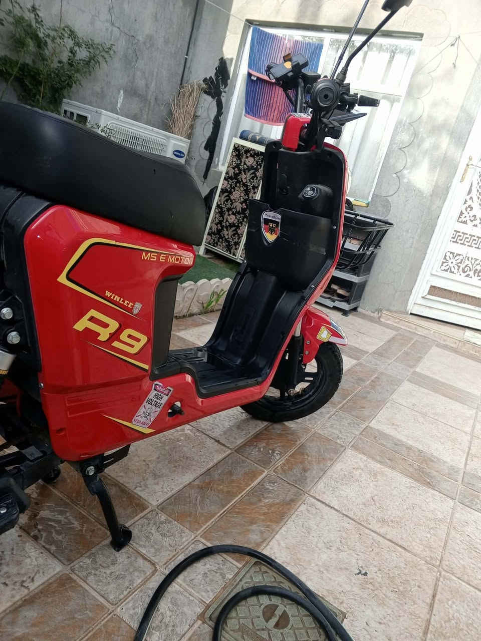 دراجه شحن نوعيه R9
لون احمر🟥
النظافه %100
بصمات 2 مع سويج 2
البطاريات وينلي الاصليات 
نظام حمايه مع قفل الاستيرن
العنوان/ كركوك حي الواسطي مقابيل محطة الواسطي 
السعر/ خاص


**إذا كنت صاحب هذا الإعلان وتريد حذفه لأي سبب، رجاءا أرسل رسالة إلى الدعم الفني**