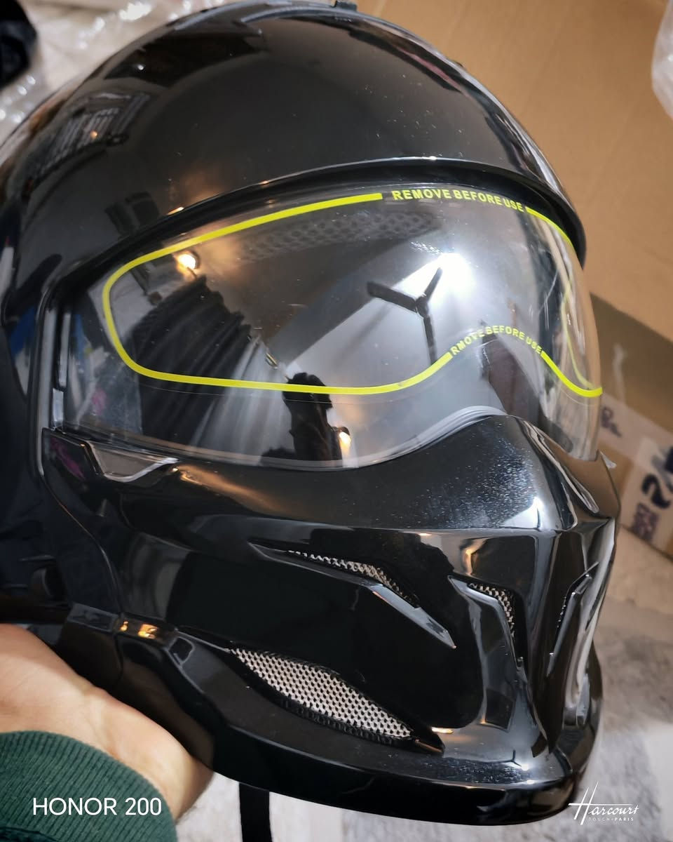 يا الله سلام عليكم خوذه دلفريه  فك ينفتح تجي ٢ نضاره 
قطعه نضيفه مال امزون الي مهتم مراسلت الصفحه  او تصال عل الرقم ***********
