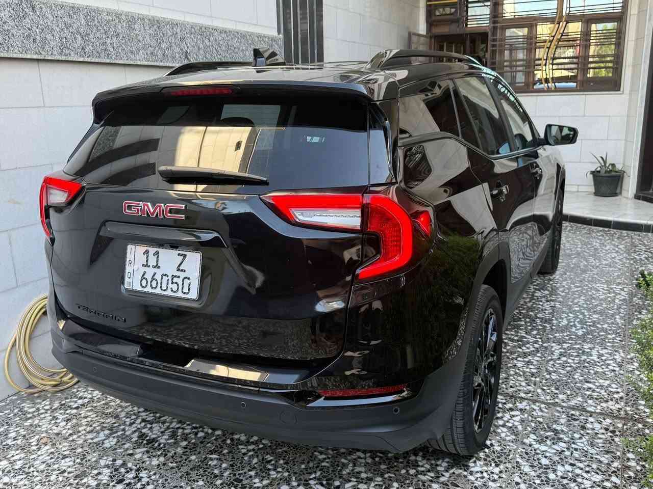 سلام عليكم
جمسي تيران  
مديل 2024 

ماشيه   : 14 الف 

السياره حادث خلفي وبسيط  
السياره جديده بمعنى كلمه  

بلاك ادشن  سياره
ردارات امامي وجانبي 
تتدفى بل كشنات 

السعر  198 وبيها مجال

العنوان : بغداد البنوك 

الهاتف / ***********
