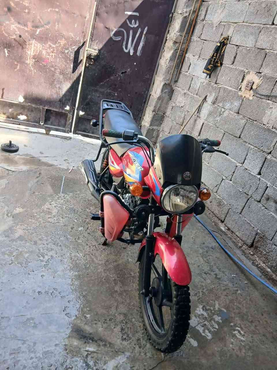 سلام عليكم بوكسر كلاسك موديل 21 دراجه كفاله عامه برغي ما عوزها جنت ضامهه و هسه طلعتهه سويتلهه ادامه عامه يم شركه سيزر مكينه خرسه كهربائيات كله شغال اوراق كامله شرط الترقيم دراجه ما مشتغله دلفري ابد مال بيت سعرهه 1100 مليون و ميه و بيهه مجال حك الجيه الشراي يتصل و يدلل مكاني بغداد مدينه الصدر ***********3
