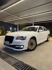 كلايسلر 300S 2020 كلين تايتل  ماشيه 45.000 رادار امامي  نقطه عمياء داخ...