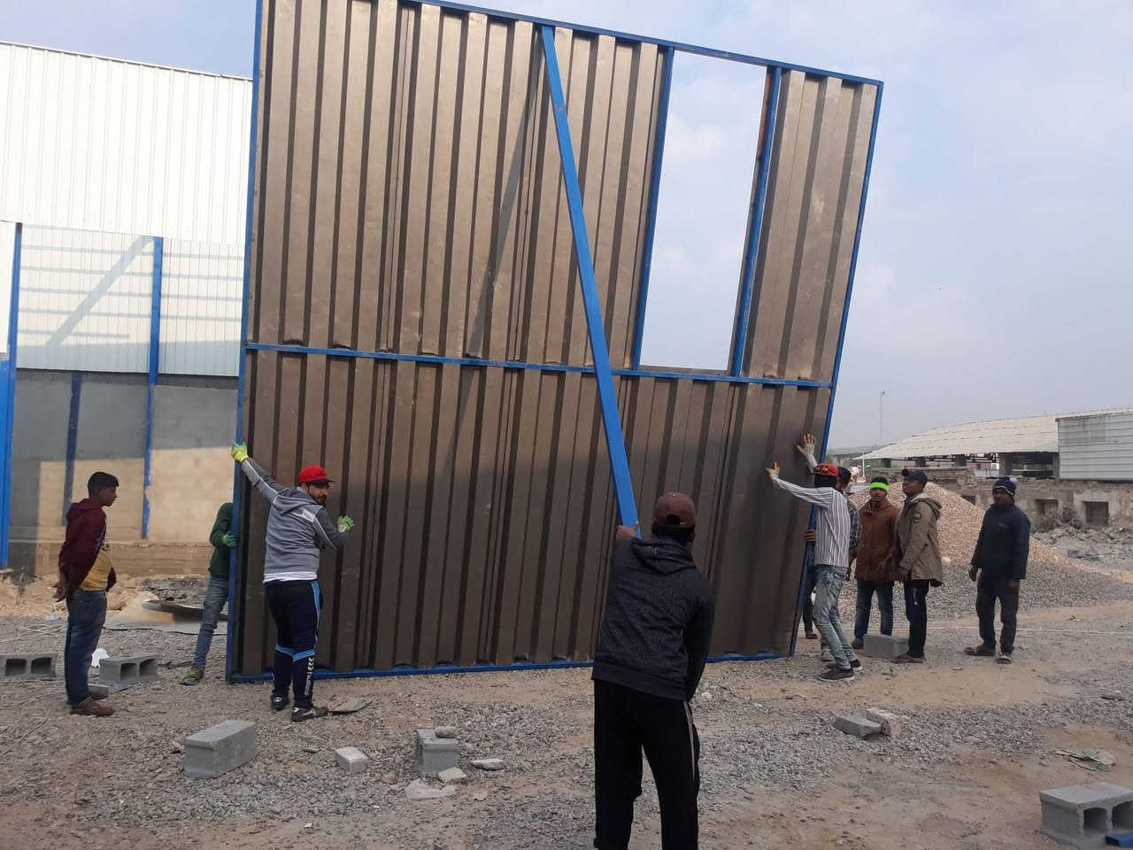 السلام عليكم الى اهلنا في الديوانيه 
حدادة المصطفى لكافة الاعمال الحديديه 
مستعدون لعمل ( الابواب و الشبابيك و المحجرات و سقائف الكيسبان و السقائف الهندسيه و الهياكل الحديديه (ستيل ستركچر) و الجملونات و الواجهات بورسلين ميكانيكي و الكابون و الكرفانات واجهات بوردكس و الاعلانات)  بأسعار مناسبة 
كل العليك تتصل وبلخدمة *********** ديوانيه وجميع المحافضات
