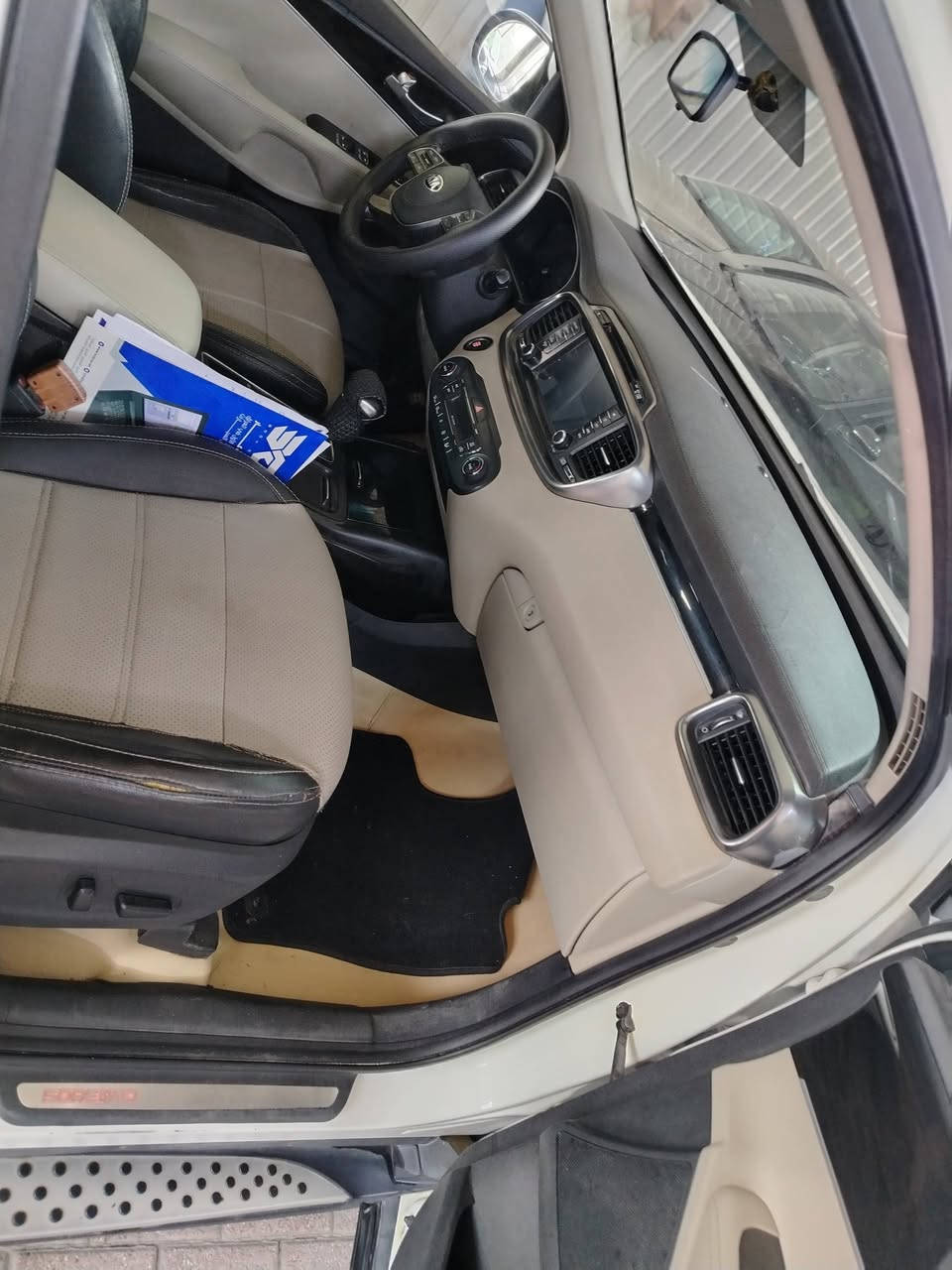 السلام عليكم كياسورنتو2018فول عده الفور ويل6سلندر بصمه بنيرامه باب خلفي كهرباء7راكب سياره مكفوله من الصبغ مكينه وكير مكفولات بدون فتح به سوناريت بيه بارد بسيط بلباب ماشيه66لف 238ورقه وبيه مجال بسيط***********بغدادالحبيبيه
