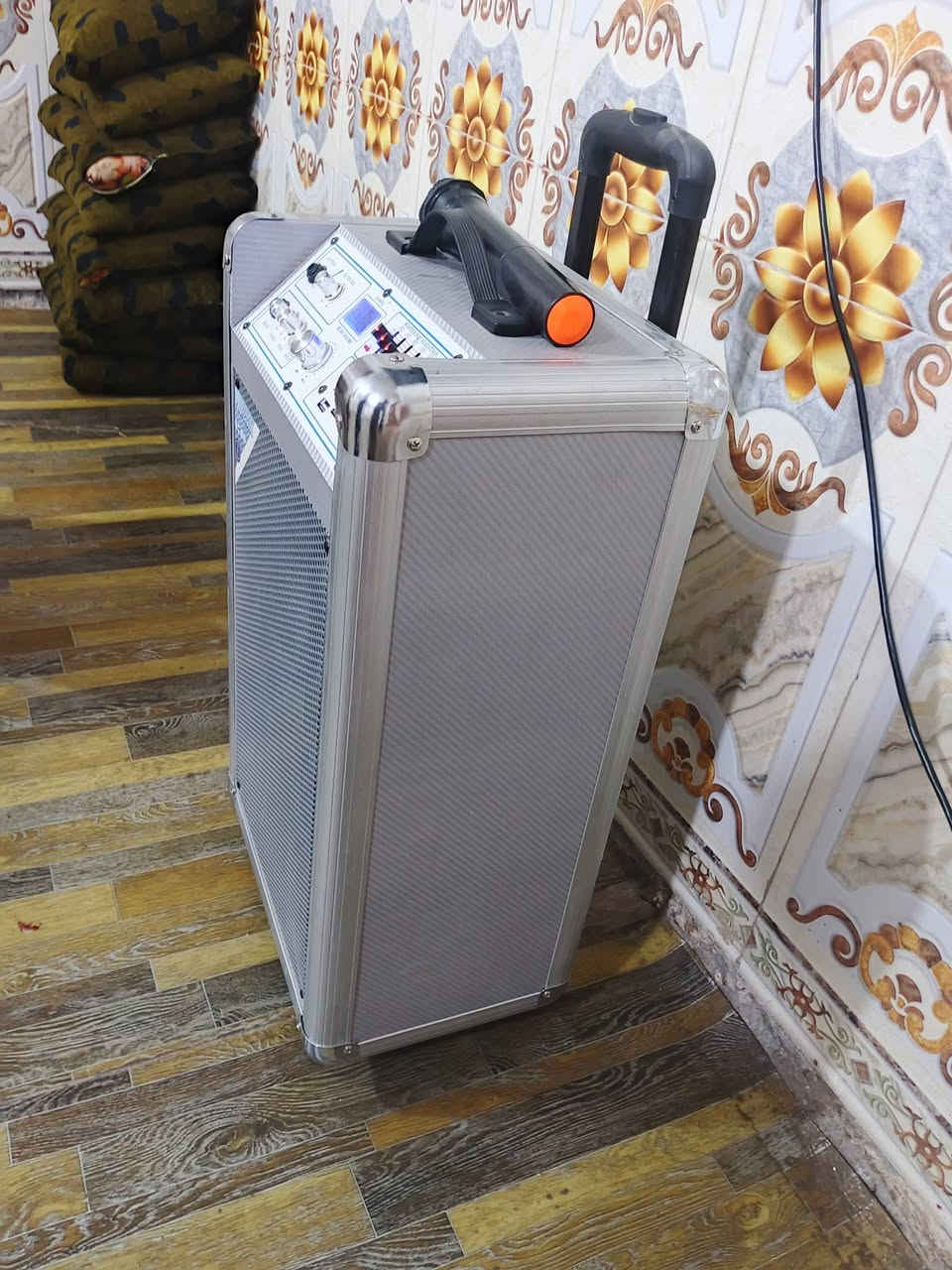 سماعه بلوتوث وواكس كامل مواصفات جديده بالكرتون مالتها السعر 130✈️***********
