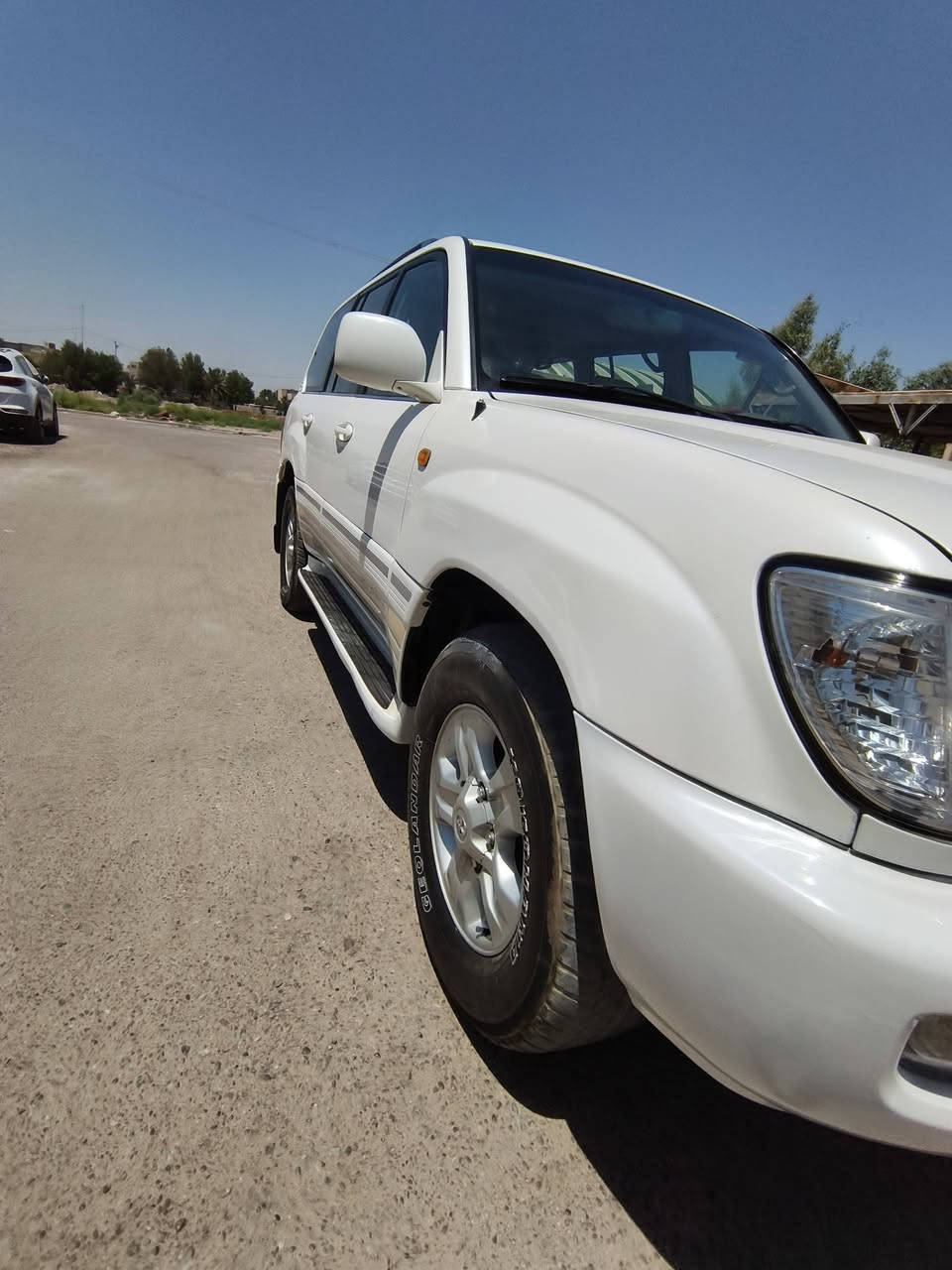 السلام عليكم
لاند كروز GXR خليجي مودل ٢٠٠٦ رقم سليمانية محرك 4500 EA بيها صبغ بنيد والشريط الاحمر مال بيبان 
ماشيه ١٦٨ الف السيارة كلش حلوه و نضيفه كير محرك تخم تاير جديد صدر جديد باتري جديد 
سعر ١٦٠ وبيها مجال بسيط التصالعلورقمي *********** _ *********** العنوان بغداد معارض البياع
