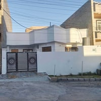 ديوم المربع الثاني • ٢٠٠م • واجهات متعددة