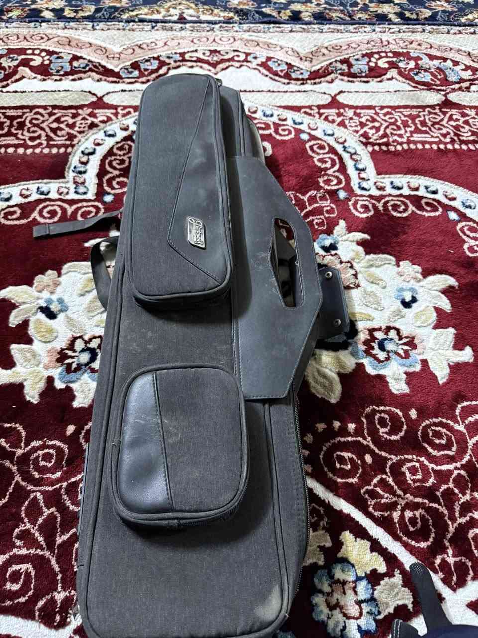 كيوب كسره وجانب 3 قطع السعر كيوب 180 /جنطه السعر 50/جوك توم السعر 10/جوك راصاصي اصلي السعر 10/جف من شراكة كولن سعره 10يلبس بل أيد ينمه الاستفسار على الرقم ***********
