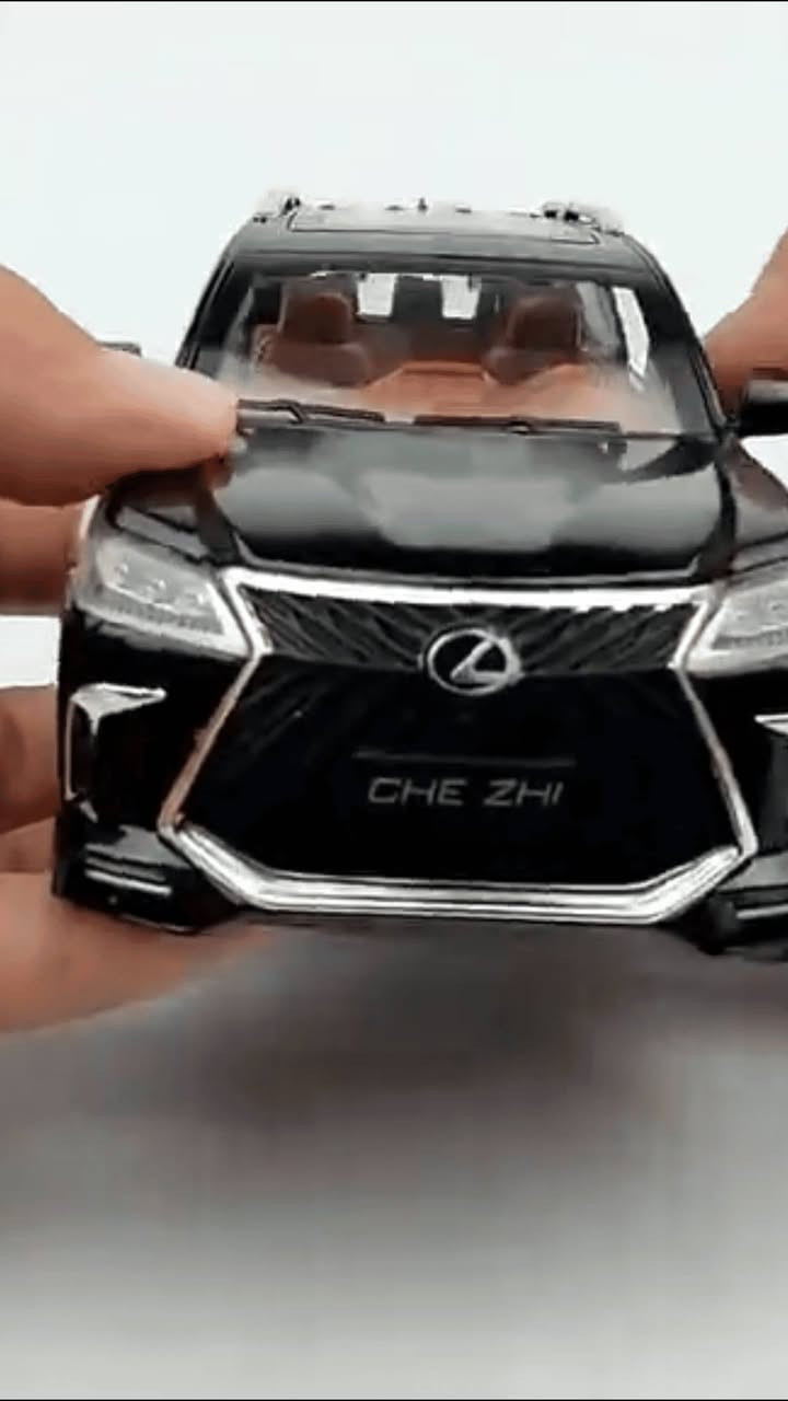 سيارة لكزس حديد حجم كبير مع إضاءة
سعر قطعة 30.000

سعر قطعتين 50.000
مراسلة عن طريق واتساب ***********

متوفر بلون أسود والابيض

الاستخدامات

لعبة ممتعة للأطفال ومحبي السيارات

قطعة عرض لهواة مجسمات السيارات

هدية مميزة في المناسبات والأعياد

تنمية الخيال وحب السيارات عند الأطفال

المميزات

هيكل مصنوع من المعدن (حديد) مع تفاصيل دقيقة

حجم كبير وتصميم واقعي مشابه لسيارة لكزس الأصلية

إضاءة أمامية وخلفية تعمل عند التشغيل

مؤثرات صوتية داخل السيارة تزيد من المتعة

الأبواب الأمامية والخلفية تفتح وتغلق

الكبوت الأمامي والشنطة الخلفية قابلة للفتح

عجلات متحركة بسلاسة

تشطيب فاخر مع مقصورة داخلية بتفاصيل واضحة

ابعاد السيارة: الطول 20 سم  العرض 8 سم ارتفاع 7 سم

محتويات الصندوق

سيارة لكزس حديد حجم كبير

الملاحظات

المنتج لعبة ومجسم وليس سيارة حقيقية

يُنصح بإبعادها عن الأطفال دون 3 سنوات
