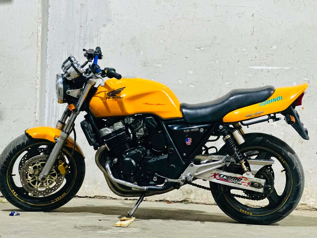 cb 400
مكفوله كير ومكينه وكهربائيات دراجه كامله تجي تنگر سلف وتطلع شرط اذا مو الواحد مالتها 70لاتاخذها 14وبيها مجال
***********
