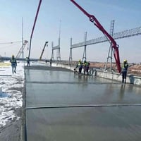 مستعدين صب وسقل ب الهليكوبتر كافة أنواع الصب  دوائر حكوميه  ساحات  جمل...