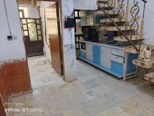 السلام عليكم
بيت للايجار خلف عمارة جامعة الكفيل سابقا بنزلة مجسرات الزهراء.. 
مكشوفة غرفة استقبال صغير وصالة وتخاريج 
٢٥٠ الف شهر 
***********
