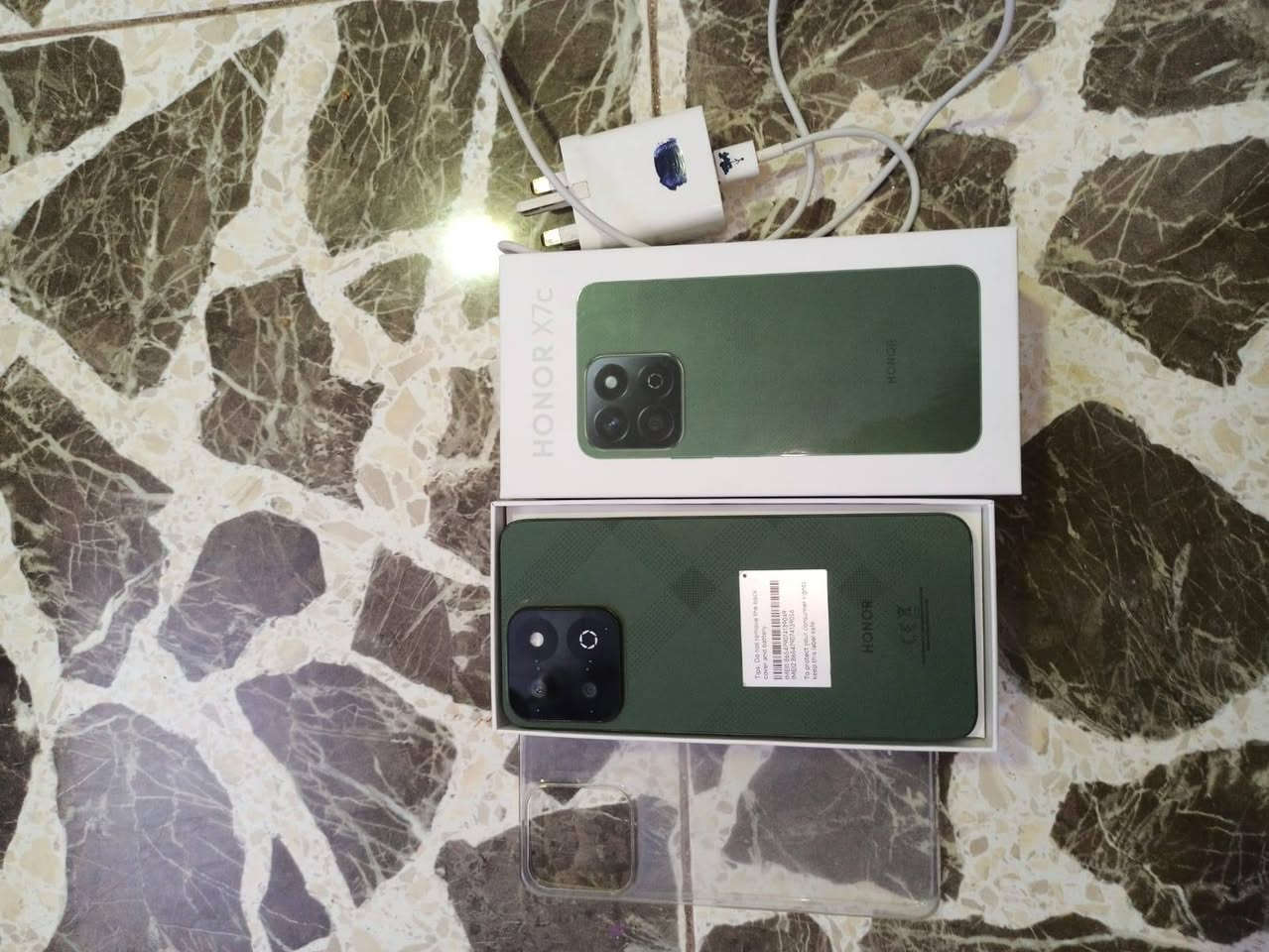 سلام عليكم  جهاز نوع HONORX7c بعده نضيف وجديد معنه الكلمه جهاز كلشي ماامبدل بي لا شاشه ولا بطاريه ولا اي شي بعده شركه جهاز ذاكرته 250 صورته حلوة واضحه 

جهاز تفحص وتاخذ بعده بمنعه الكلمه جديد 
ونضيف وشحنه قوي اقل شي نص ساعه  يقبط وتجي وتشوف بعينك 

جهاز استخدامه شهر و 12يوم 

السعر خاص مو شراي لا تجي ؟❓


**إذا كنت صاحب هذا الإعلان وتريد حذفه لأي سبب، رجاءا أرسل رسالة إلى الدعم الفني**