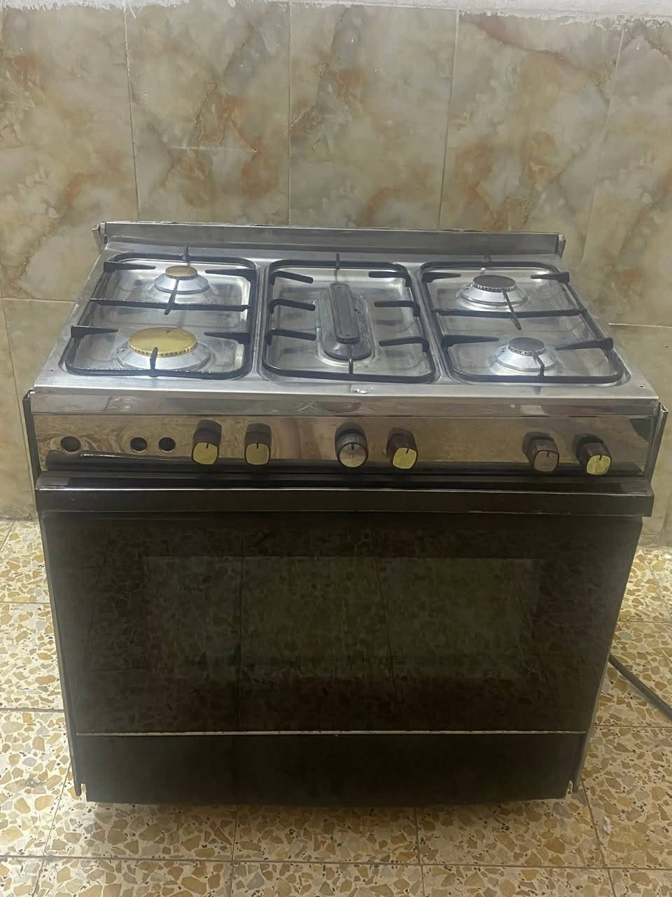 السلام عليكم اخوتي الكرام خواتي الكريمات طباخ عشتار سل ستيل كلش مرتب من كل الامور نوعية جدا ممتازه  ١١٠
‭٠٧٨٨ ٥٣٦ ٠٦٣٣
